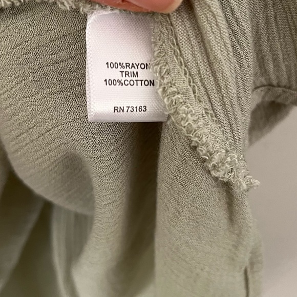 Neiman Marcus Sea Foam Green Flutter Flowy Sleeves Crinkle Blouse Size Small - Picture 4 of 9